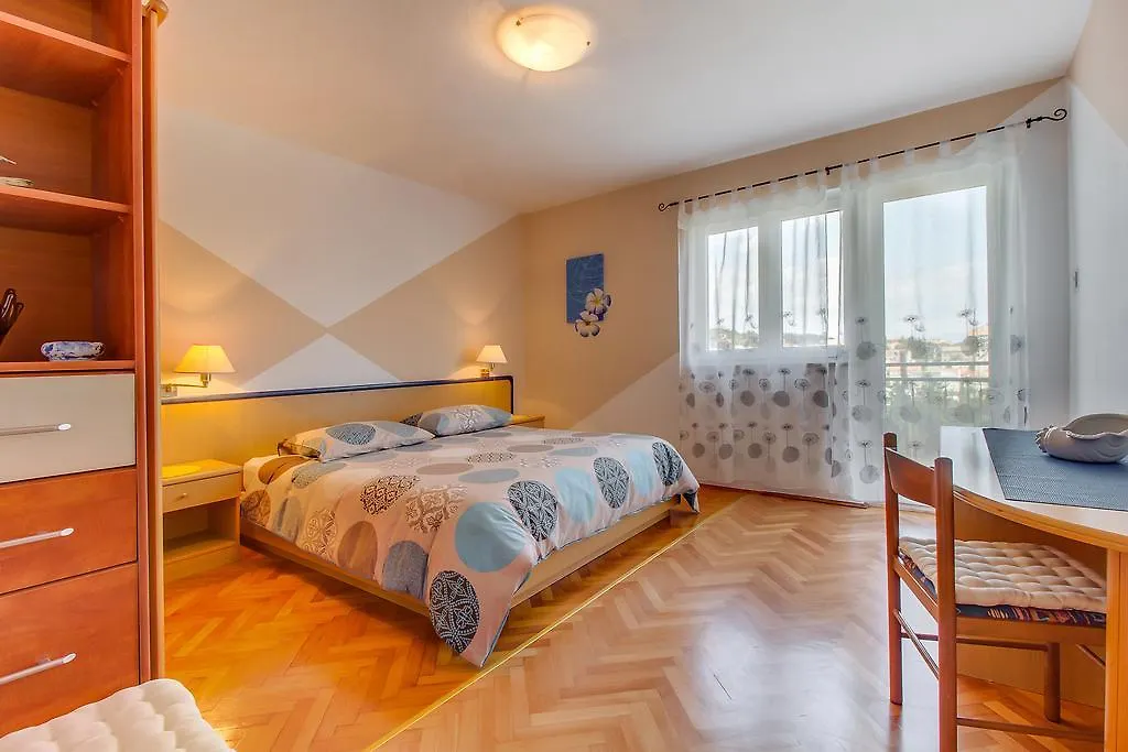 Apartments Petra 0*, Mali Losinj