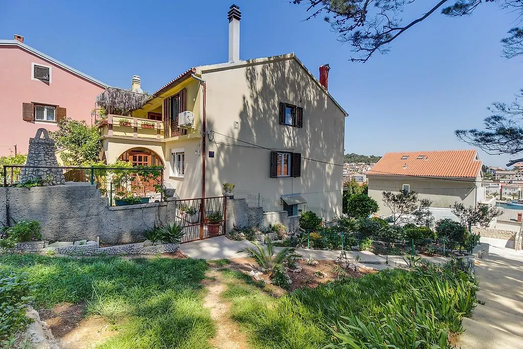 Apartments Petra 0*, Mali Losinj